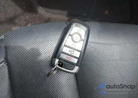 2019 Ford Fusion Energi Titanium from USA, damaged, VIN 3FA6P0SUXKR158795